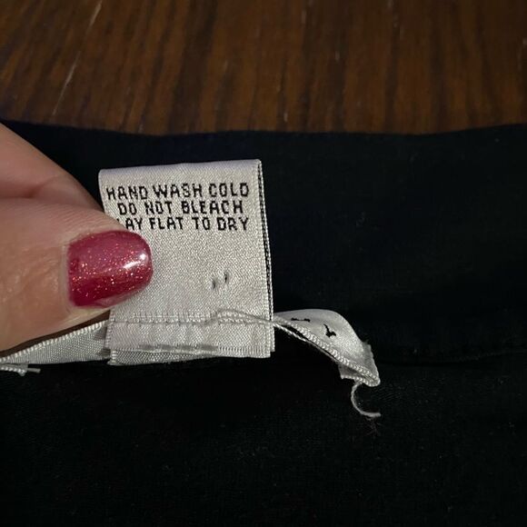 Woman’s v neck embellished top - Picture 3 of 4